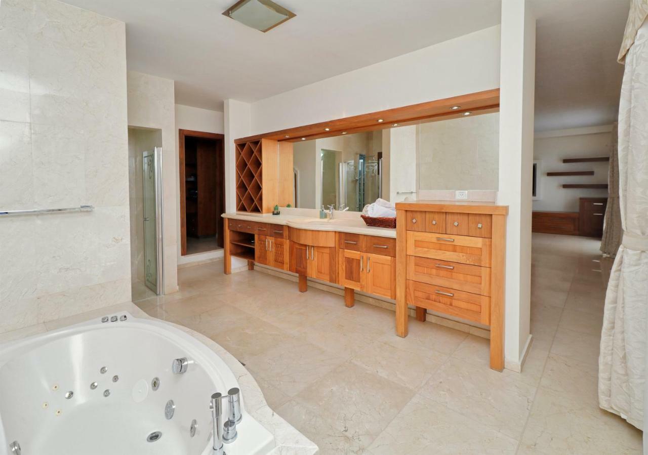 Armon Villa